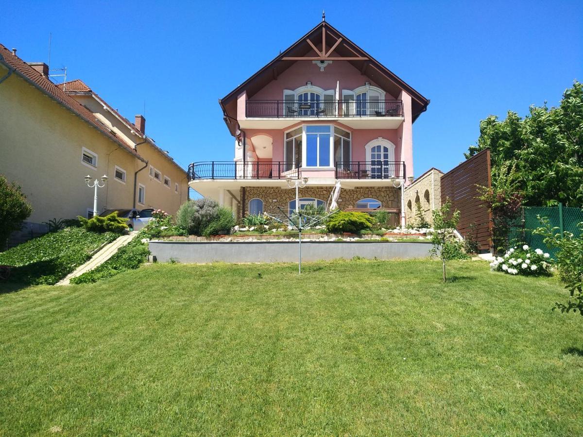 Manor Villa Heviz Exterior photo
