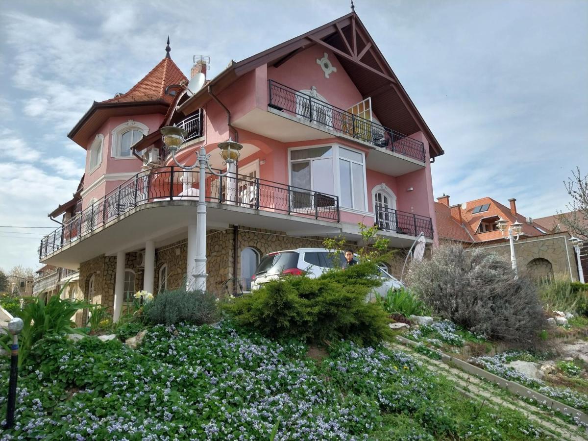 Manor Villa Heviz Exterior photo