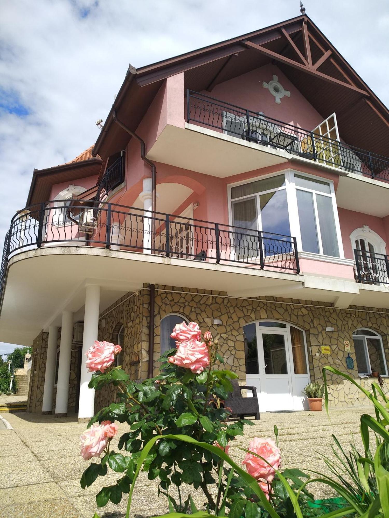 Manor Villa Heviz Exterior photo